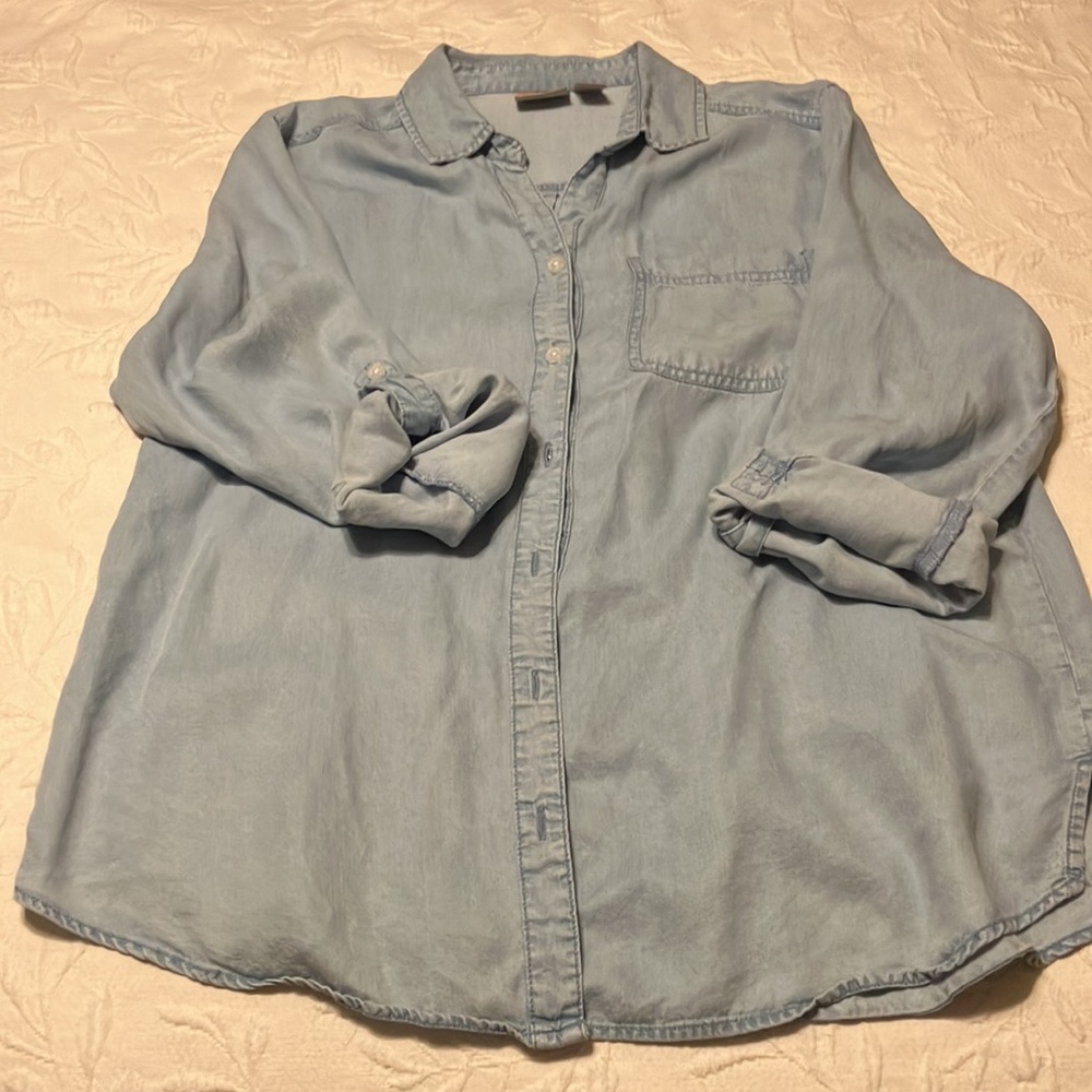 Blue chambray button down, great wardrobe basic. - Picture 2 of 6
